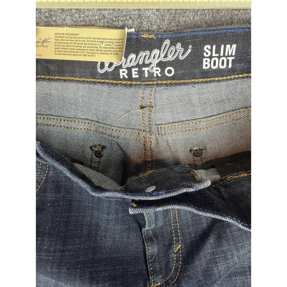 NWT Wrangler Retro Slim Boot Jeans Mens Blue Denim Size 33x32 Dark Wash - Picture 4 of 8